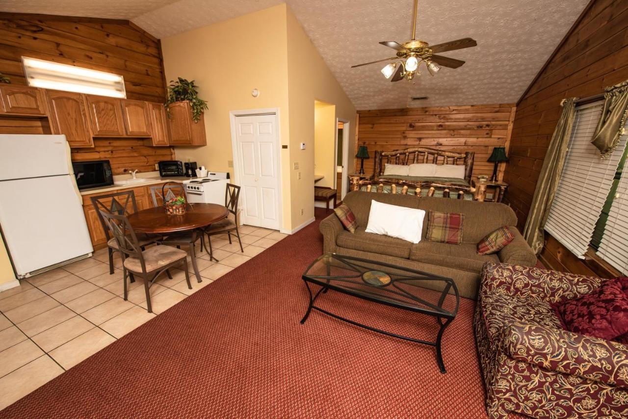 Cabin Close To Parkway Rd With River View Пиджен Фордж Екстериор снимка